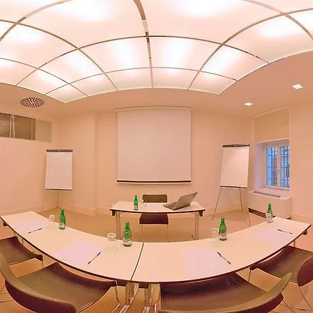 Hotel Three Crowns 3*