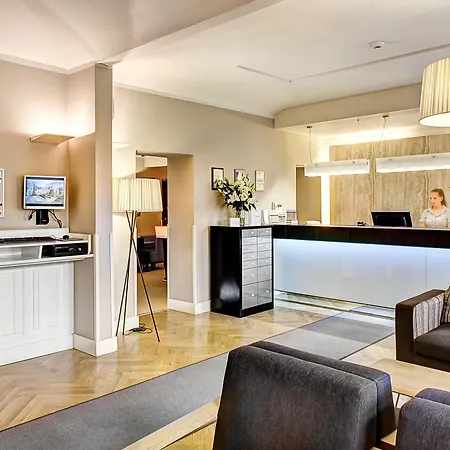 Hotel Three Crowns 3*