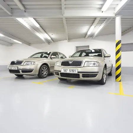 Three Crowns 3* Prague