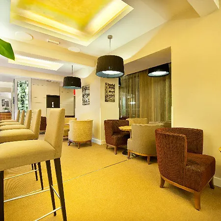 Hotel Three Crowns 3*