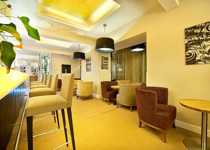 Hotel Three Crowns 3*