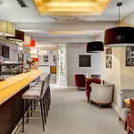Otel Three Crowns