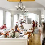 Three Crowns Otel 3*