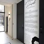 Hotel Three Crowns