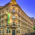Three Crowns Otel