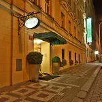 Three Crowns Prag