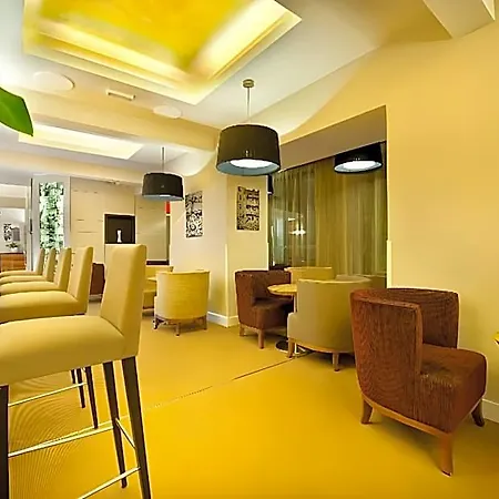 Hotel Three Crowns 3*