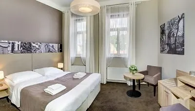 Three Crowns Hotel 3*