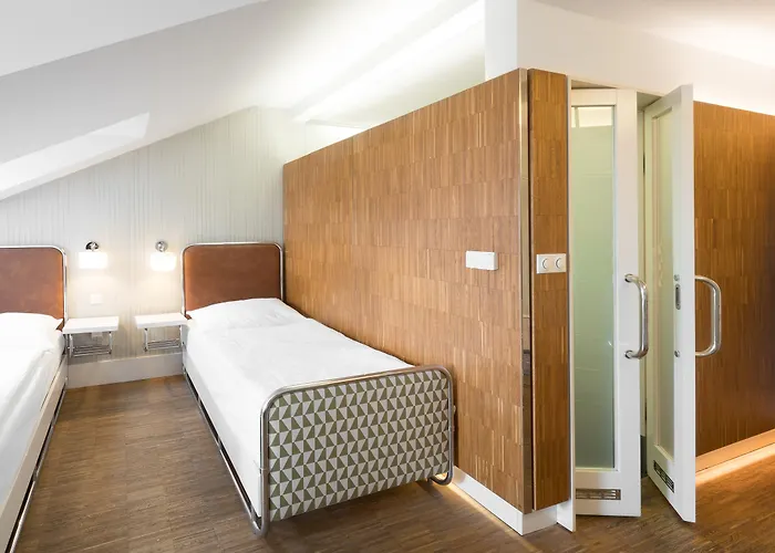 Hotel Three Crowns 3*