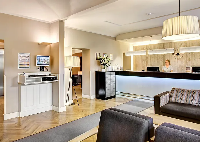 Hotel Three Crowns 3*