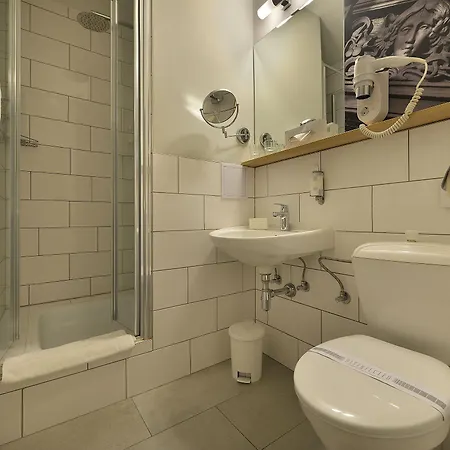 布拉格三皇冠酒店 酒店