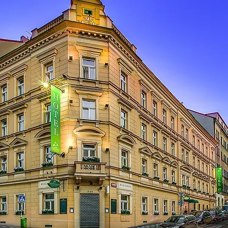 布拉格三皇冠酒店 酒店