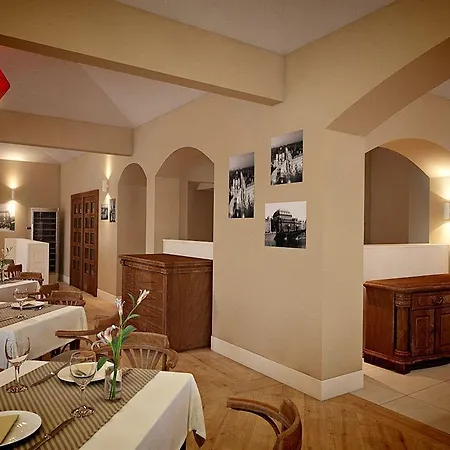 布拉格三皇冠酒店