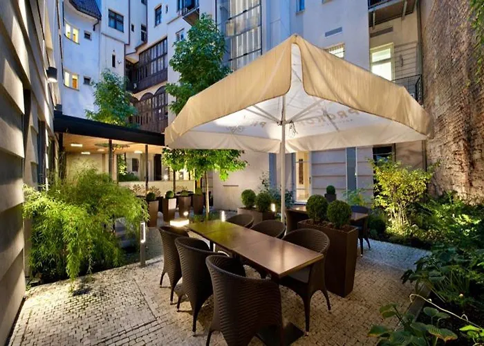 Three Crowns Hotell 3*